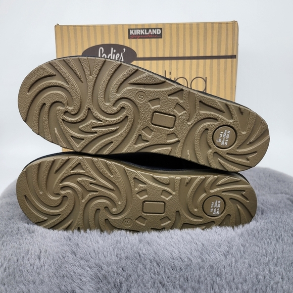 New Kirkland Signature Ladies' Shearling Scalloped Boot Size 10 - Picture 6 of 7